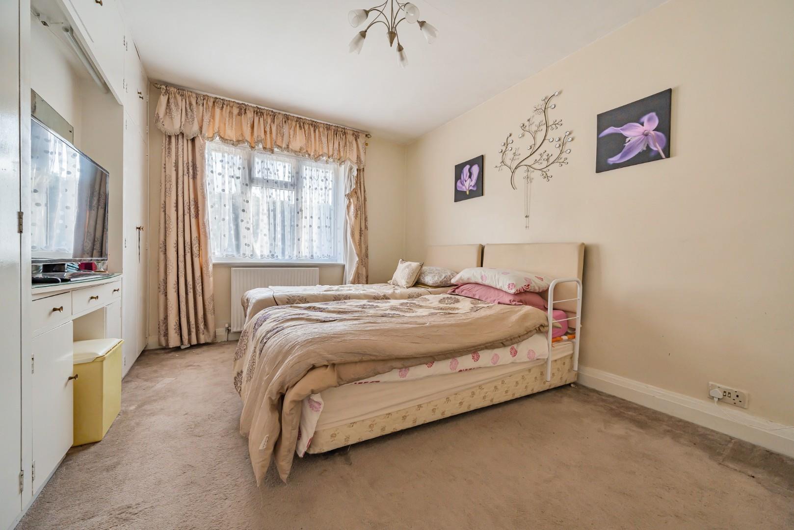 Sunnyfield, London